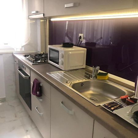Tudor Apartment Braila Ngoại thất bức ảnh