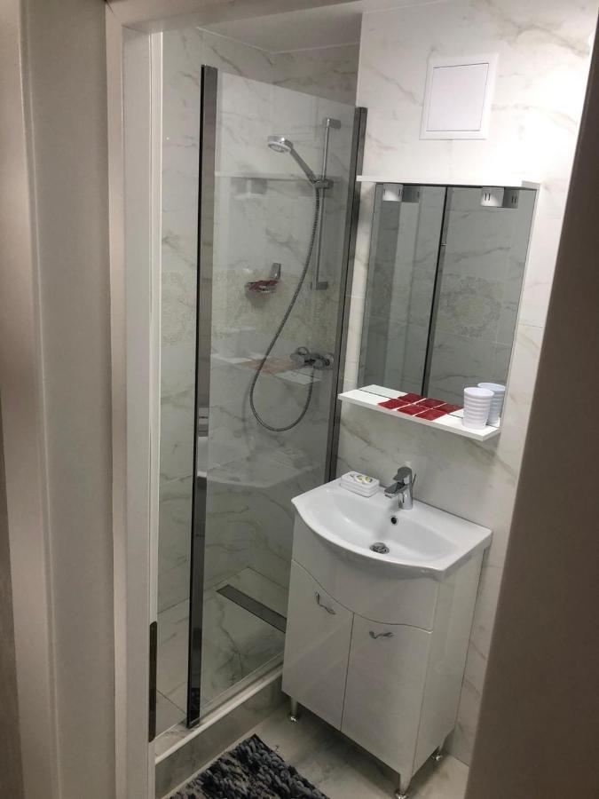 Tudor Apartment Braila Ngoại thất bức ảnh
