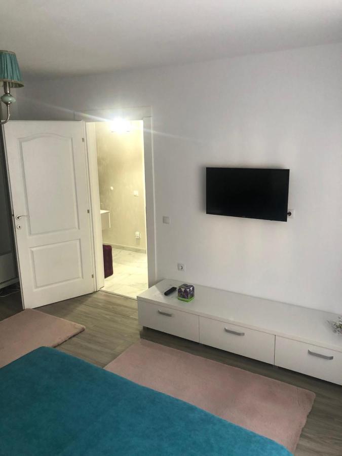 Tudor Apartment Braila Ngoại thất bức ảnh